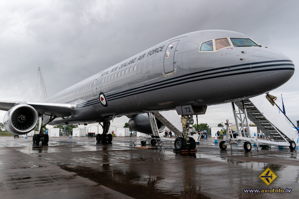 Boeing 757-2K2